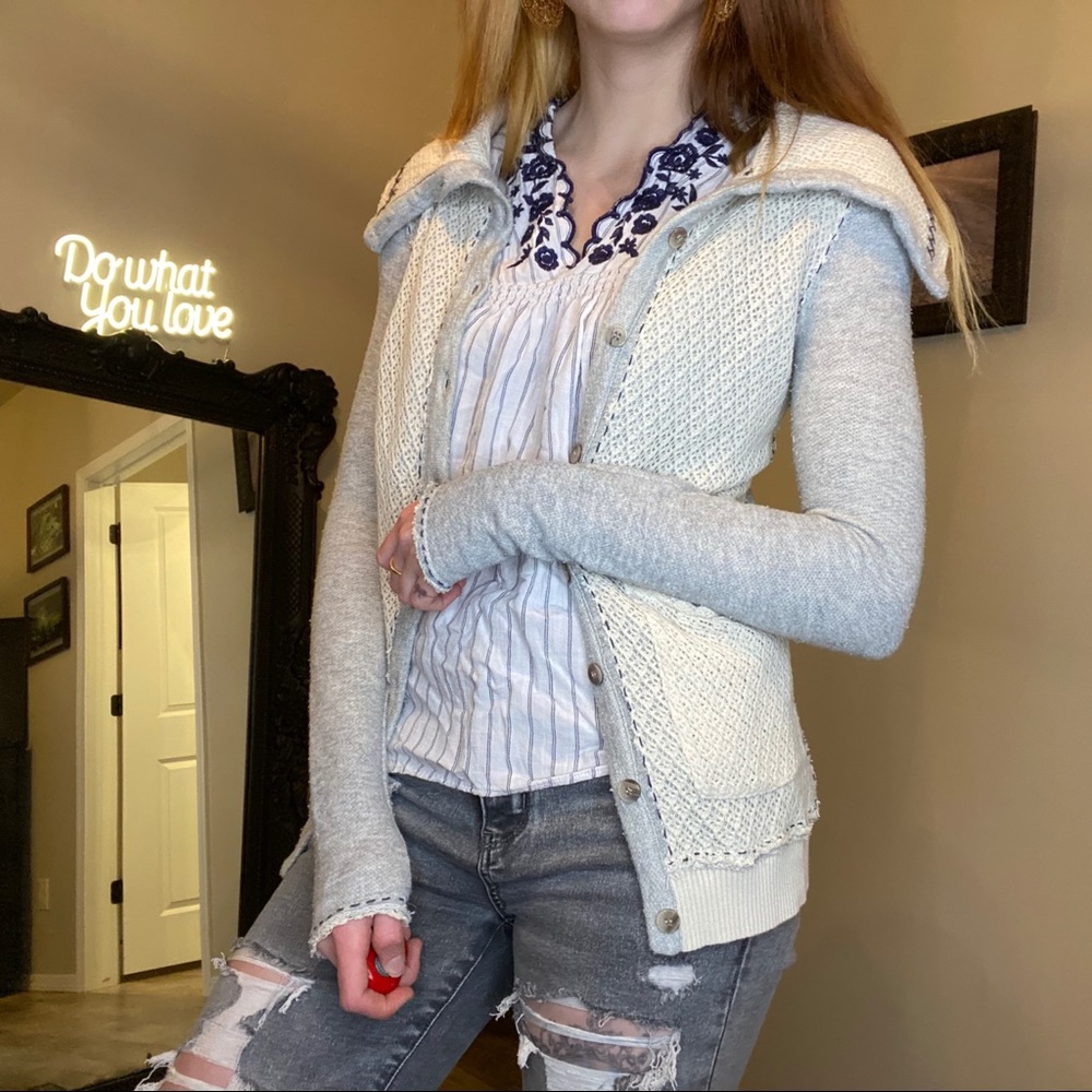ANTHROPLOGIE LACE BUTTON UP SWEATER